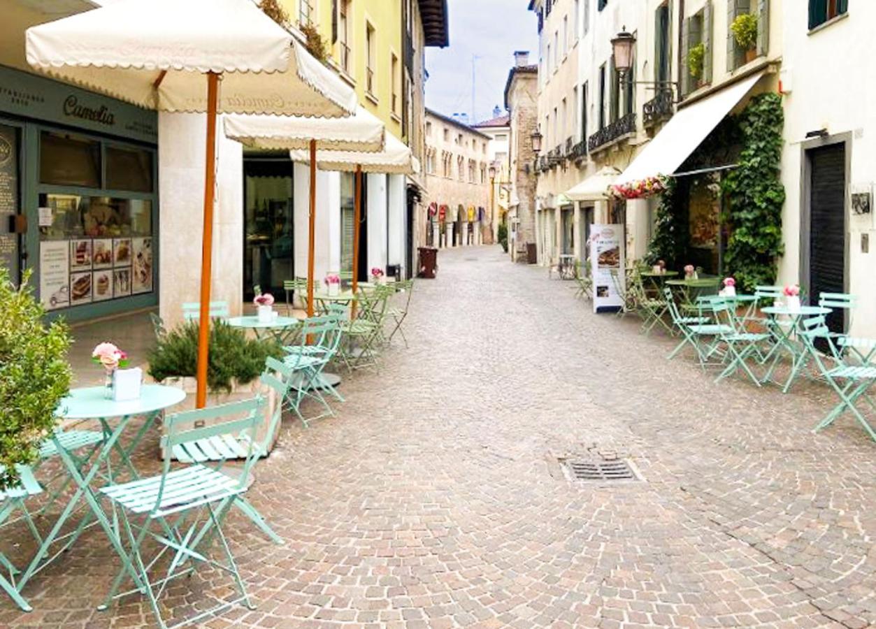 Dolfin Apartment * * * * * Treviso Luaran gambar