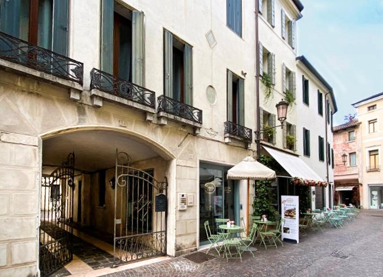 Dolfin Apartment * * * * * Treviso Luaran gambar